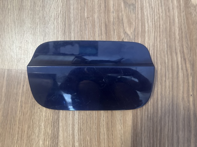 Лючок б/бака 8W8809907 VAG