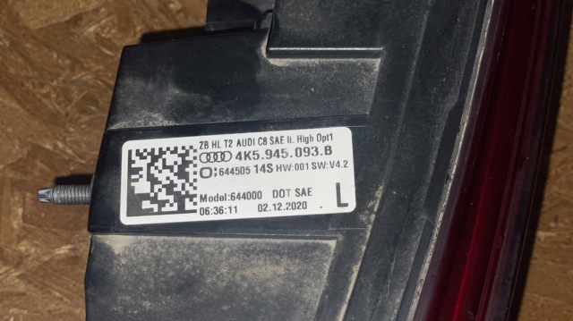 VAG 4K5945093B Фонарь задний левый внутренний в наличии Черновцы