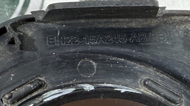 Ободок/окантовка фары противотуманной, правый EH2215A245AB LAND ROVER