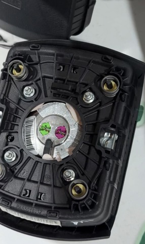 Подушка AIRBAG водительская LR012986 LAND ROVER