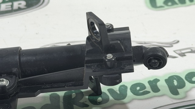Держатель форсунки омывателя фары LR024209 LAND ROVER
