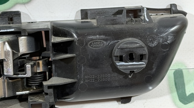 Ручка передней двери внутренняя, правая LR031884 LAND ROVER