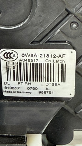 Замок передней пассажирской двери LR091524 LAND ROVER