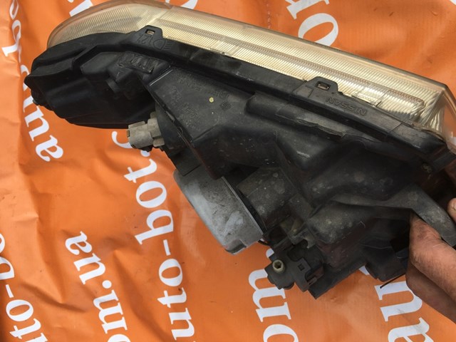 NISSAN 26060EB30B Левая фара в наличии Ужгород