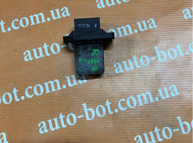 SSANG YONG 6920408A20 Резистор печки в наличии Николаев
