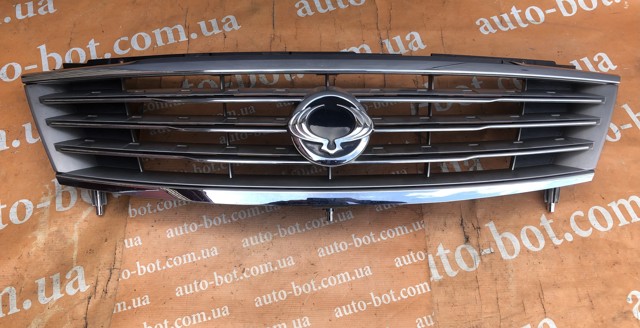 7947008D10 SSANG YONG Решетка радиатора купить в Киев