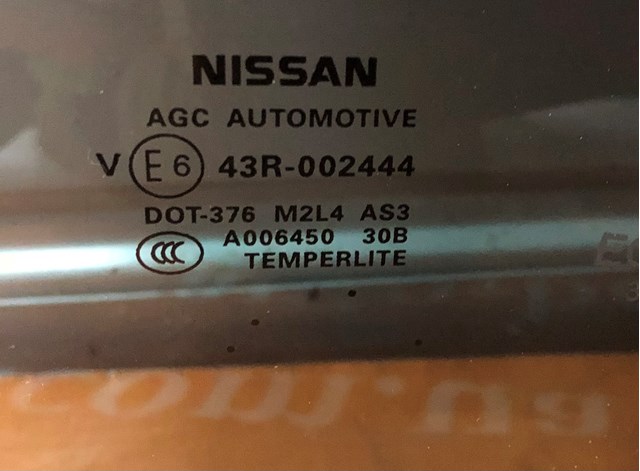 NISSAN 823003KA1A Стекло двери задней правой в наличии Ровно