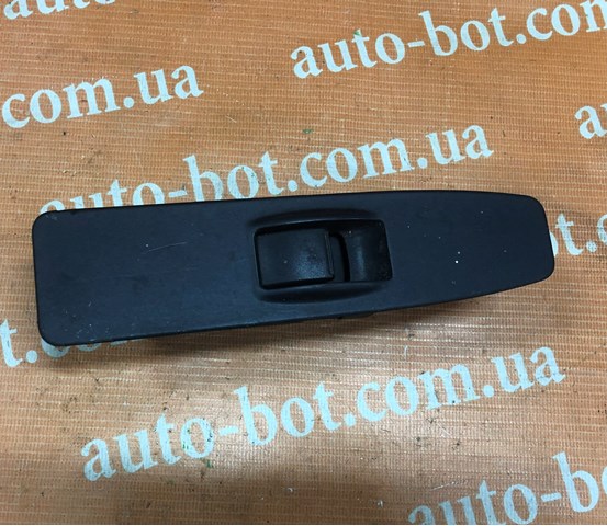 8608A143 Кнопка включения мотора стеклоподъемника задняя правая купить Одесса