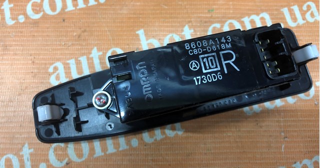 8608A143 MITSUBISHI Кнопка включения мотора стеклоподъемника задняя правая купить в Львов