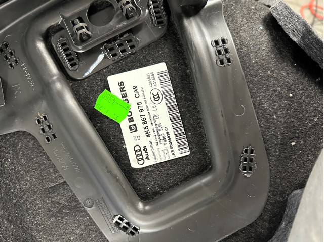 VAG 4K5867975CA9 Обшивка (облицовка) крышки багажника (двери 3/5-й задней) в наличии Черкассы