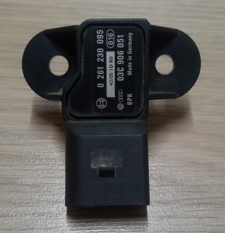 VAG 03C906051C Датчик давления топлива в наличии Николаев