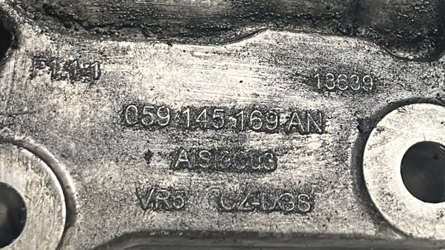 Кронштейн компрессора кондиционера 059145169AN VAG