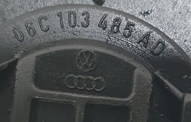 06C103485AD VAG Крышка маслозаливной горловины купить в Павлоград