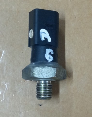 Датчик давления масла 06D919081B VAG