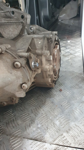 VAG 0B1301103 Корпус коробки передач АКПП/КПП в наличии Киев