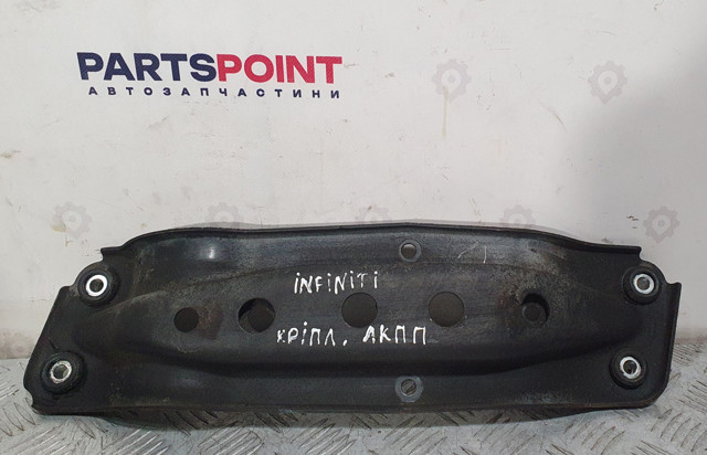 Крепление трансмиссии 113101CB0A NISSAN
