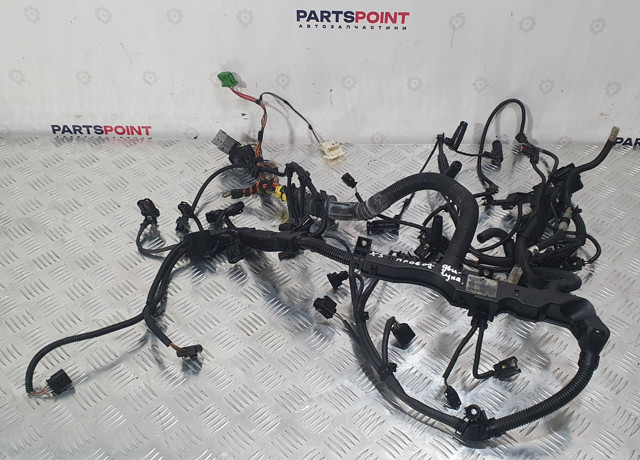 Жгут проводов моторного отсека 12518511878 BMW