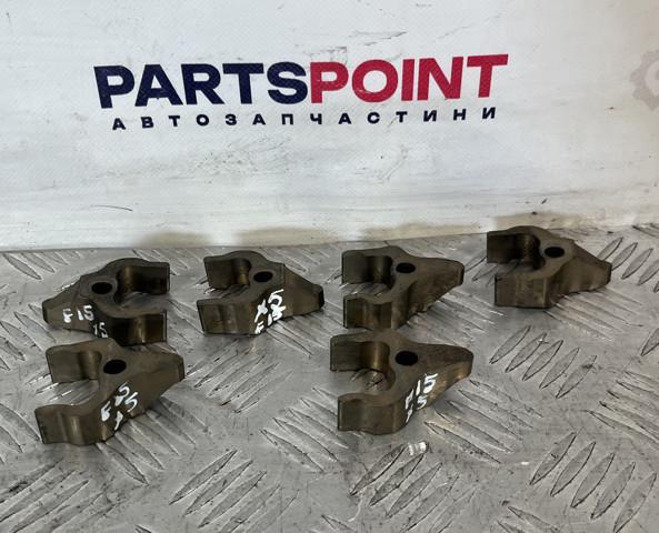 13537809798 BMW Кронштейн крепления форсунки купить в Киев
