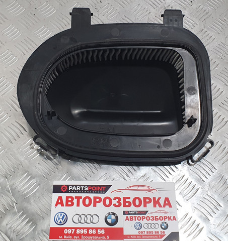 Патрубок воздушный, выход воздушного фильтра 13717812061 BMW