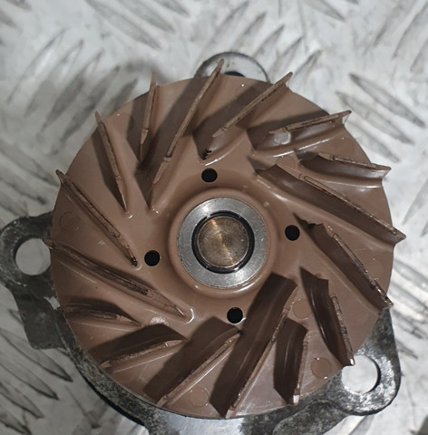 2101000Q1C NISSAN Помпа купить в Черновцы