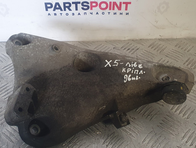 Кронштейн подушки (опоры) двигателя, левой 22116790021 BMW