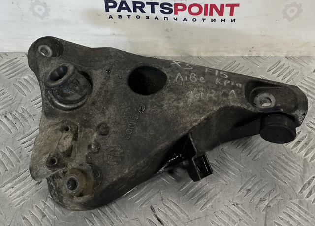 Кронштейн подушки (опоры) двигателя, левой 22116859785 BMW