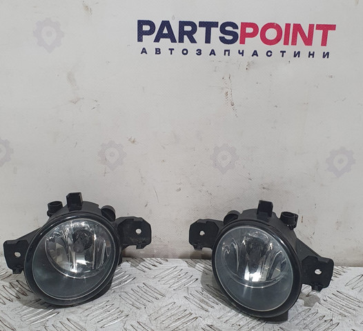 Противотуманка правая 261508994A NISSAN