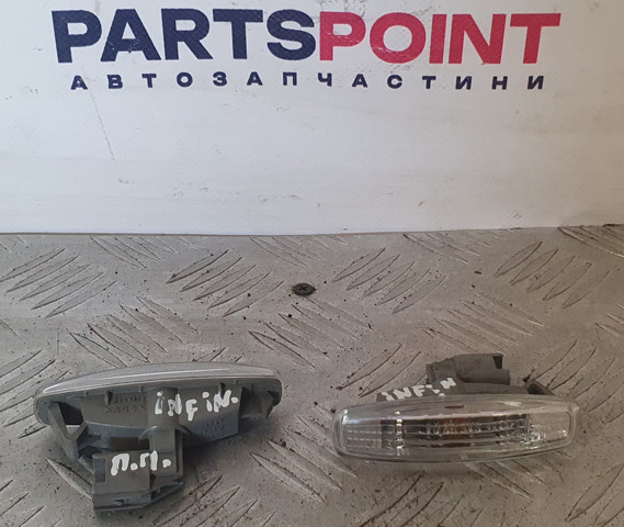 Повторитель поворота в крыло 26160JK00B NISSAN