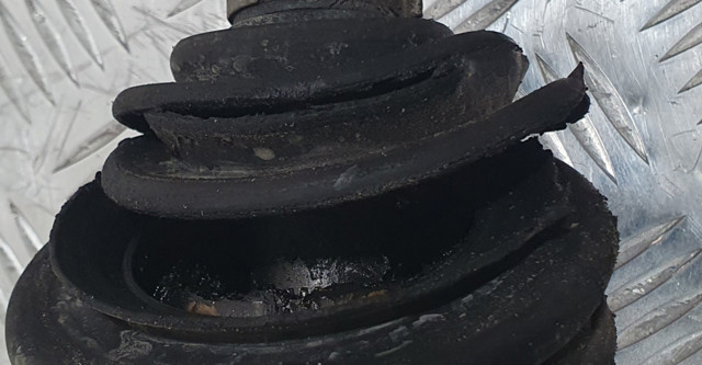 31607607937 BMW Полуось (привод) передняя левая купить в Киев