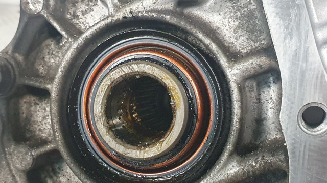 NISSAN 331001BU0A Раздатка в наличии Полтава