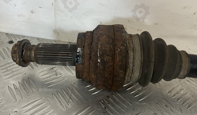 BMW 33208609838 Полуось задняя в наличии Ровно