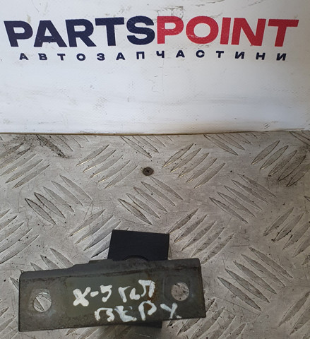 Дверной шарнир правый передний 41517176848 BMW
