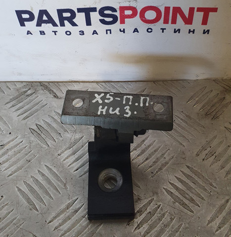 Петля двери передней правой 41517176850 BMW