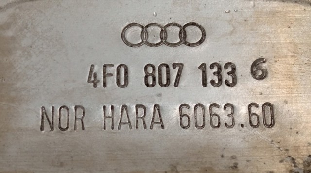 Кронштейн усилителя переднего бампера 4F0807133 VAG