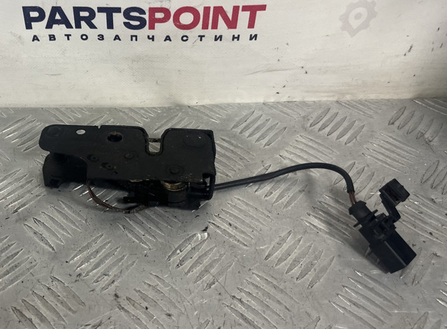Замок крышки капота 4L0823509B VAG