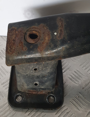 BMW 51127158449 Усилитель заднего бампера в наличии Ровно