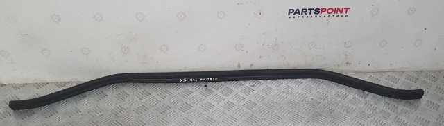 Уплотнитель под капот 51767210736 BMW