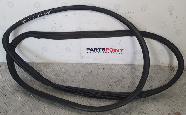 Уплотнитель двери передней, на (кузове) 51767220381 BMW