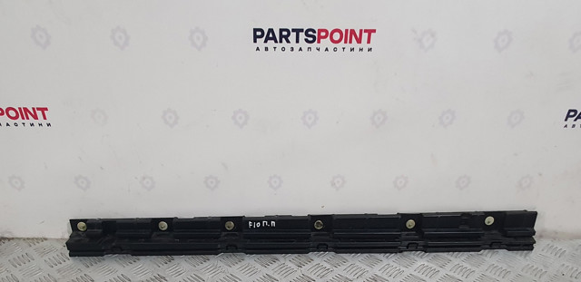 Кронштейн наружной накладки порога правой 51777184778 BMW