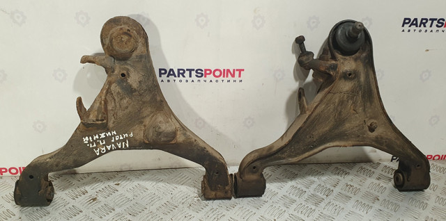 Правый рычаг передней нижней подвески 54500EB300 NISSAN