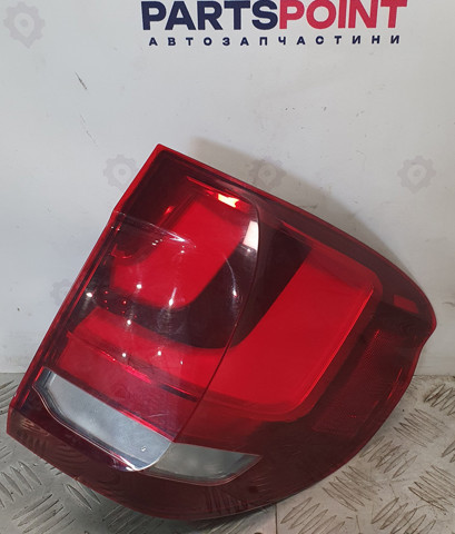 Задний правый внешний фонарь 63217470886 BMW