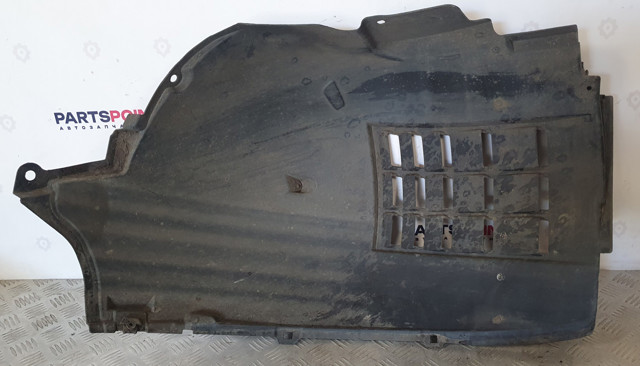 Левый передний подкрылок переднего крыла  638451DR0A NISSAN