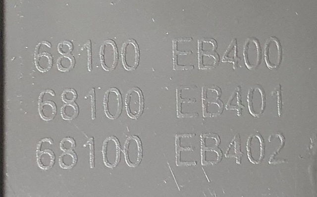 Панель салона передняя "торпедо" 68100EB401 NISSAN