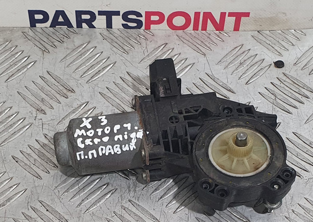 Мотор стеклоподъемника двери передней 7258534 BMW
