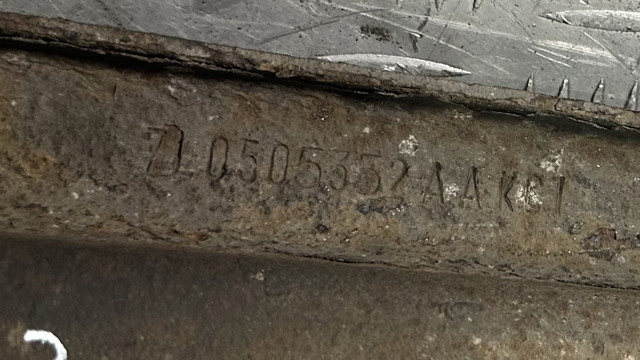 VAG 7L0505352AA Рычаг задней подвески нижний правый в наличии Павлоград