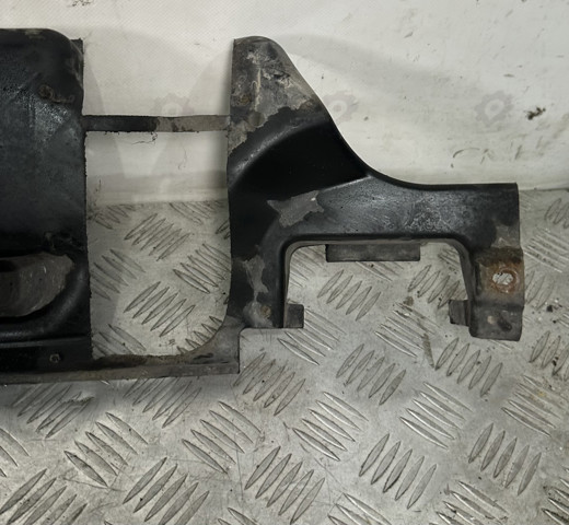 Защита днища, правая 7L0825212 VAG
