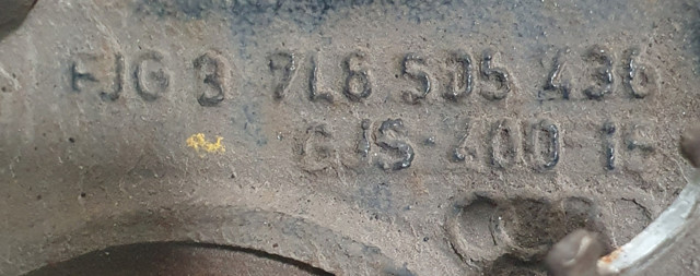 VAG 7L8505436 Цапфа (поворотный кулак) задний правый в наличии Одесса