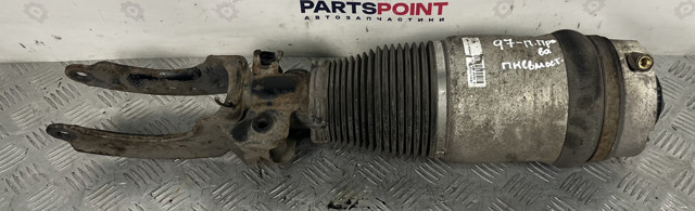 Передний правый амортизатор 7L8616040D VAG