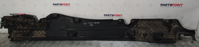 VAG 7L8825211E Защита днища левая в наличии Кривой Рог