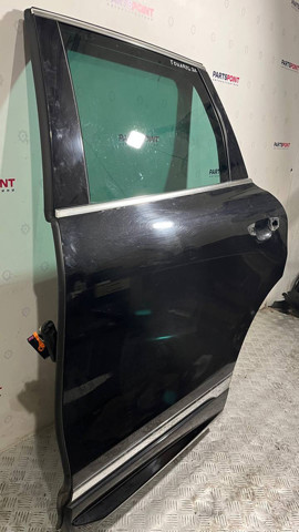 Дверь пассажирская задняя левая 7P0833055 VAG
